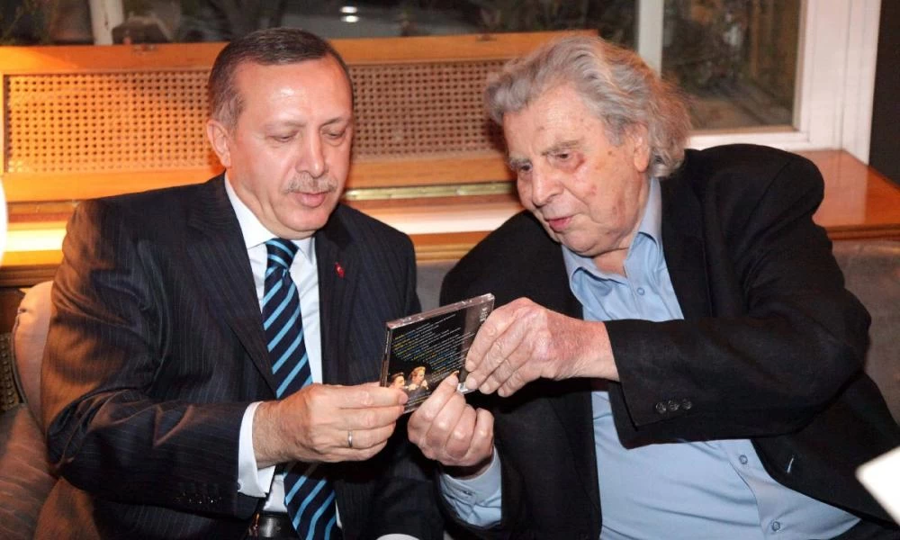 Τουρκικά ΜΜΕ για Μίκη: Εργάστηκε σκληρά για να εξομαλύνει τις ελληνοτουρκικές σχέσεις